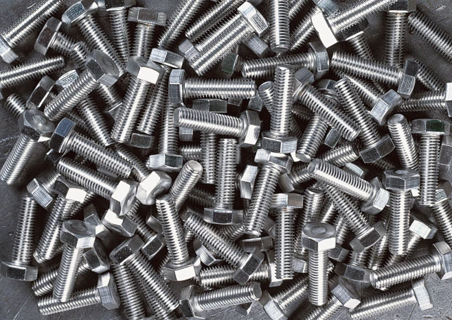 Umweltverträgliche Produktion von Metallschrauben