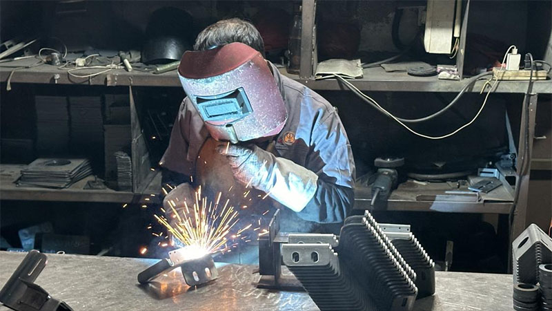 Technologie und maßgeschneiderte Dienste leiten einen neuen Höhepunkt der Blechverarbeitung ein